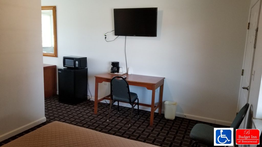 Guest room with 1 Queen Bed,Accessible Room | Budget Inn Breezewood